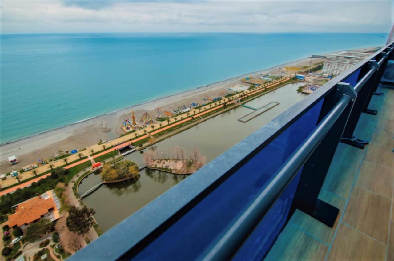 Sea Side Aparthotel In Orbi Complex Batumi Exteriör bild