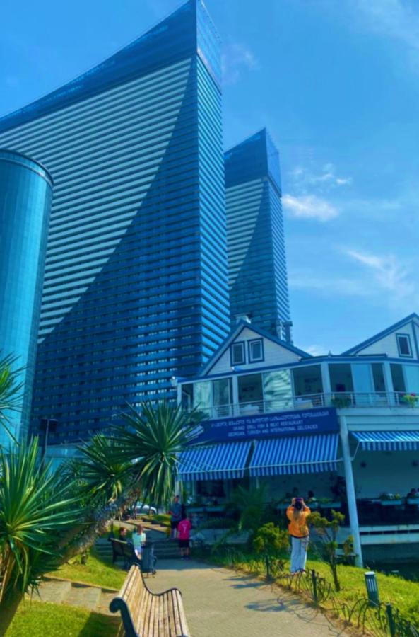 Sea Side Aparthotel In Orbi Complex Batumi Exteriör bild