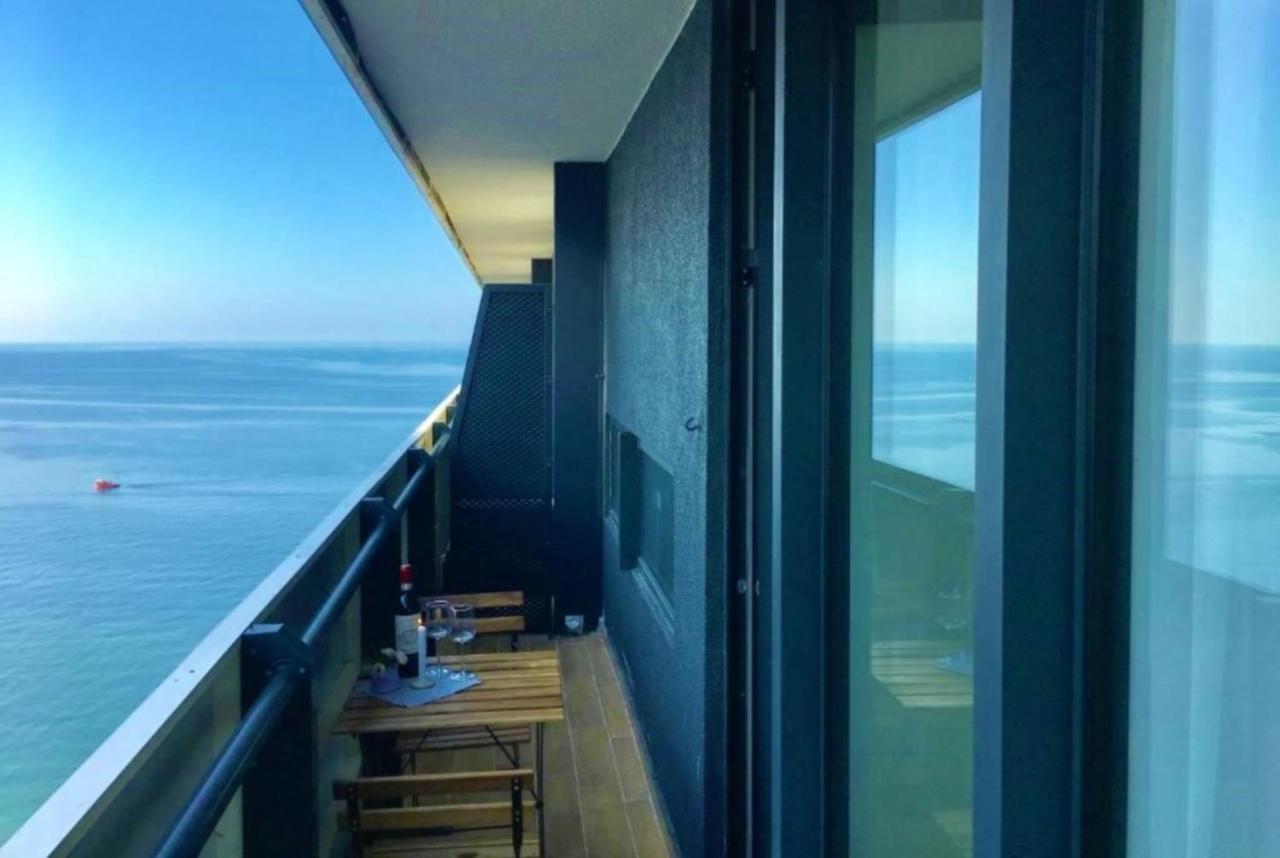 Sea Side Aparthotel In Orbi Complex Batumi Exteriör bild