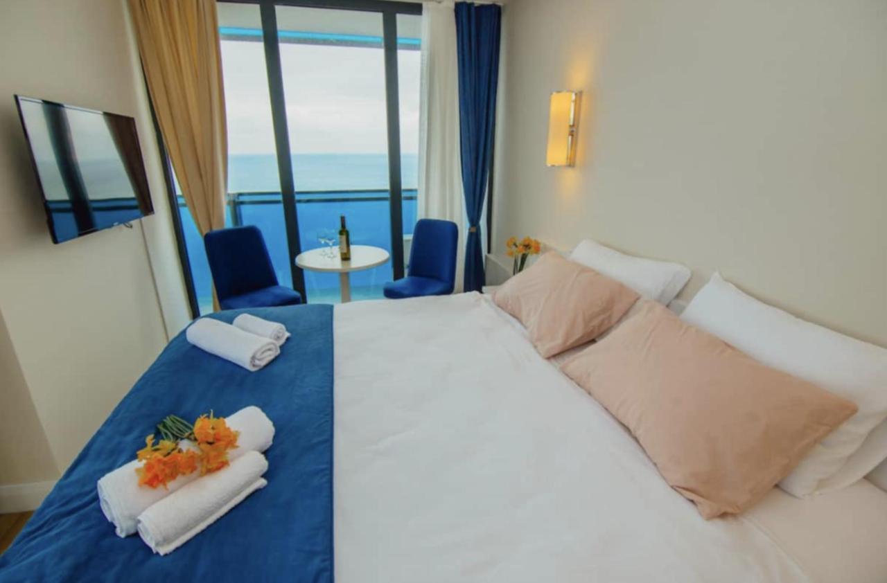 Sea Side Aparthotel In Orbi Complex Batumi Exteriör bild